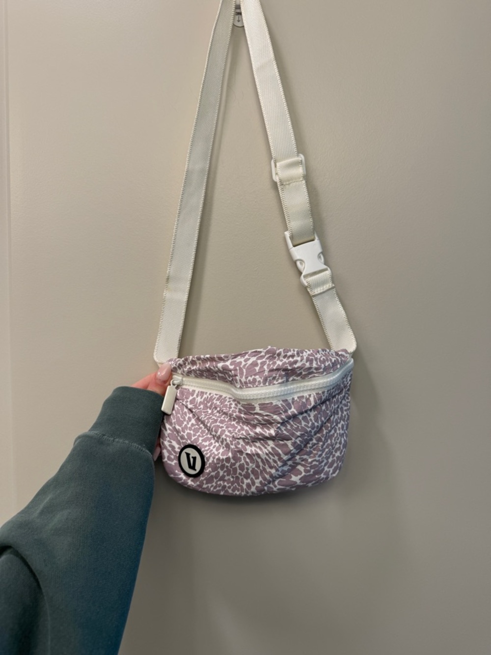 Aloha Mini Hip Pack by Vuori - Picture 2 of 7